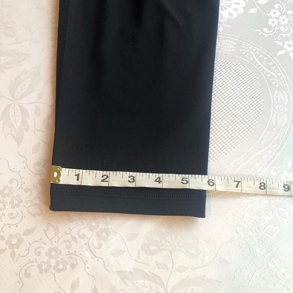 Victoria’s Secret Victoria Sport Black Capri Activewear Leggings Women’s Size L - Picture 10 of 16